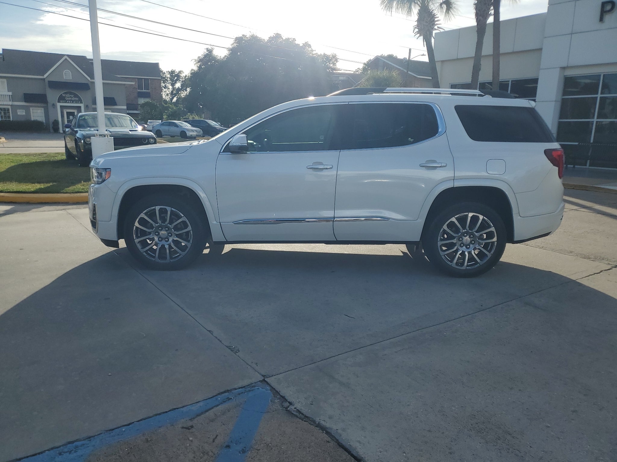 2023 GMC Acadia Denali