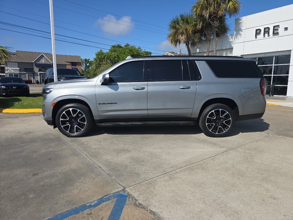 2023 Chevrolet Suburban RST