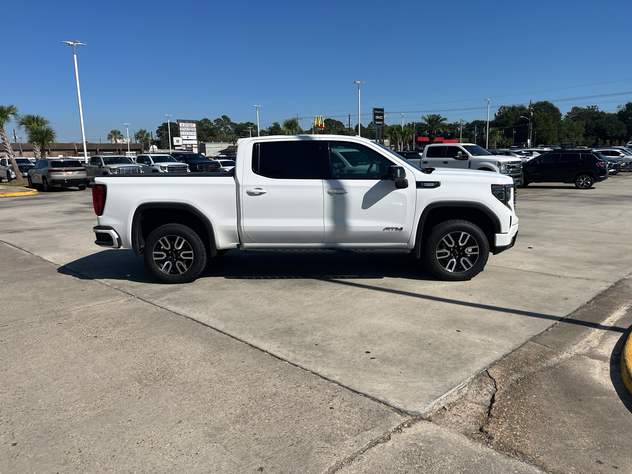 2024 GMC Sierra 1500 AT4