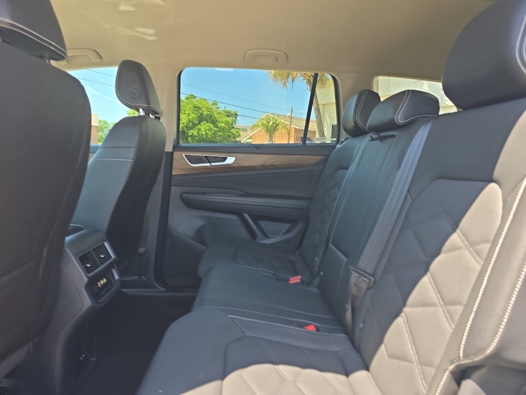 2025 Volkswagen Atlas 2.0T SE w/Technology