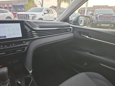 2025 Toyota Camry LE