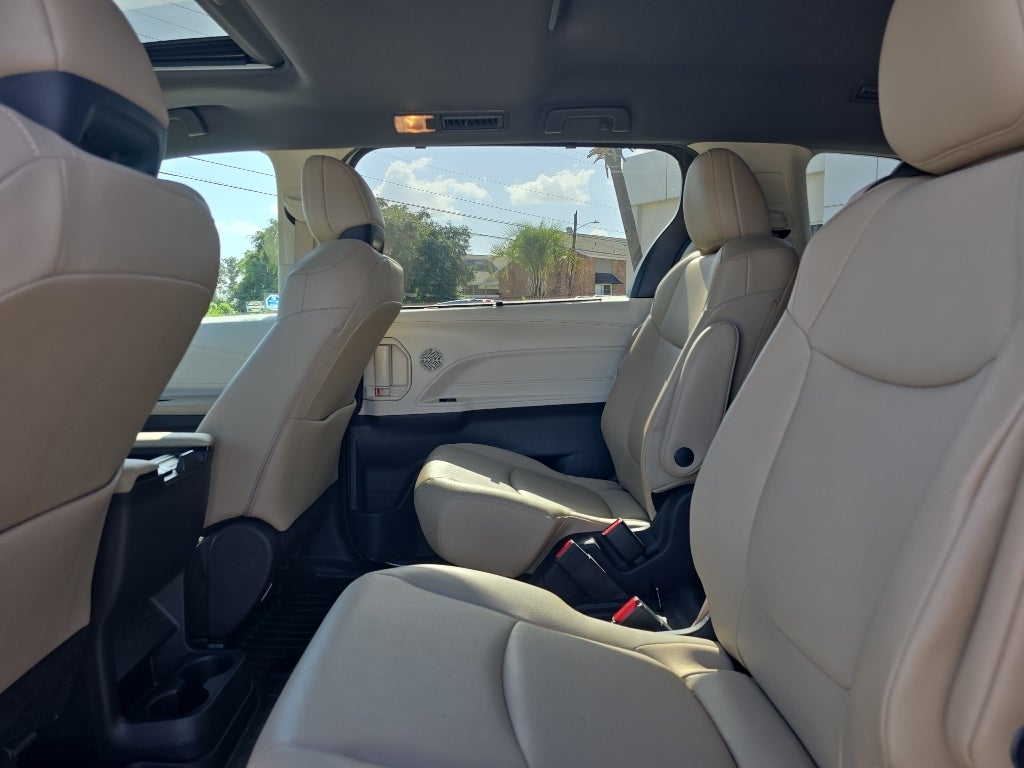 2023 Toyota Sienna XLE