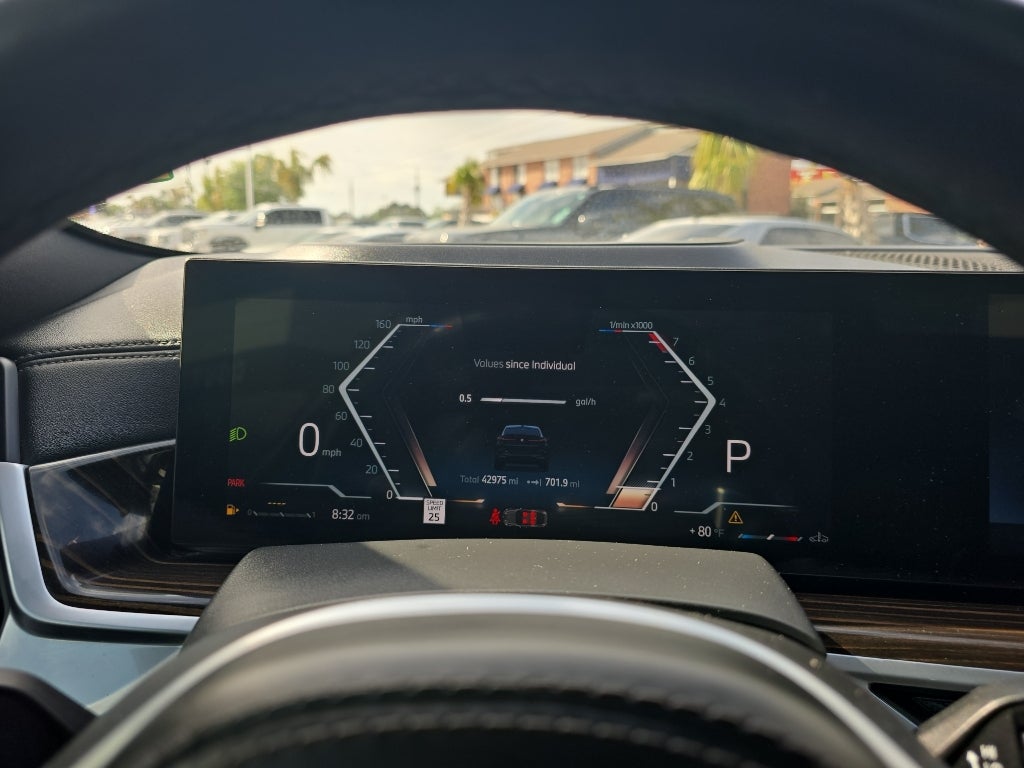 2025 BMW X6 xDrive40i