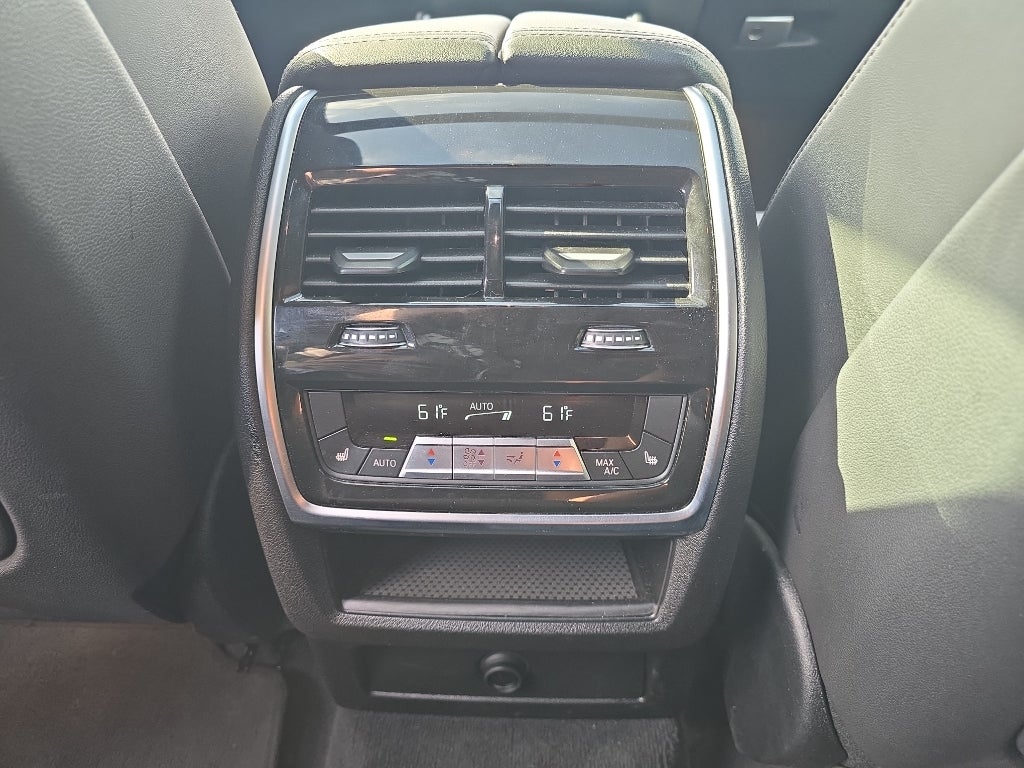 2025 BMW X6 xDrive40i