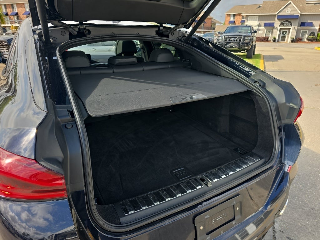 2025 BMW X6 xDrive40i