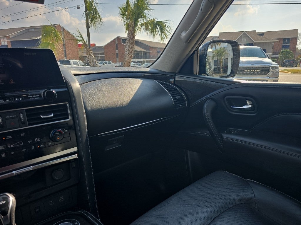 2024 INFINITI QX80 LUXE