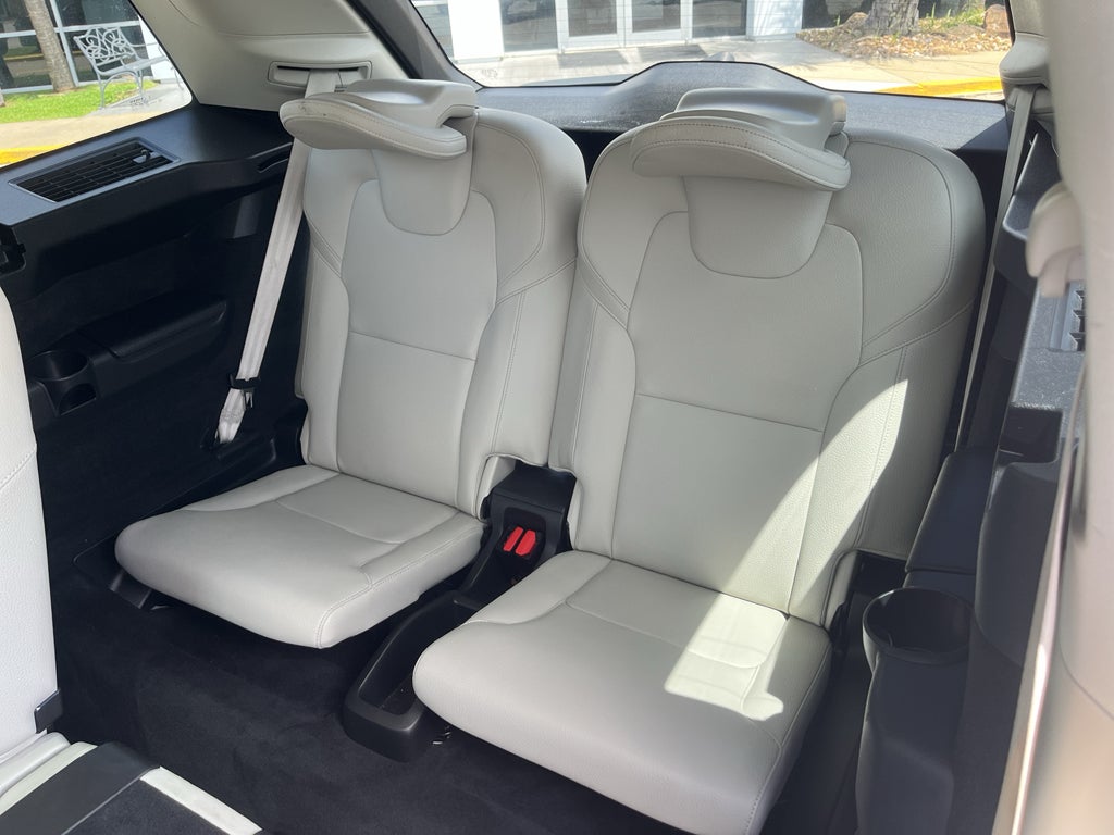 2021 Volvo XC90 Momentum