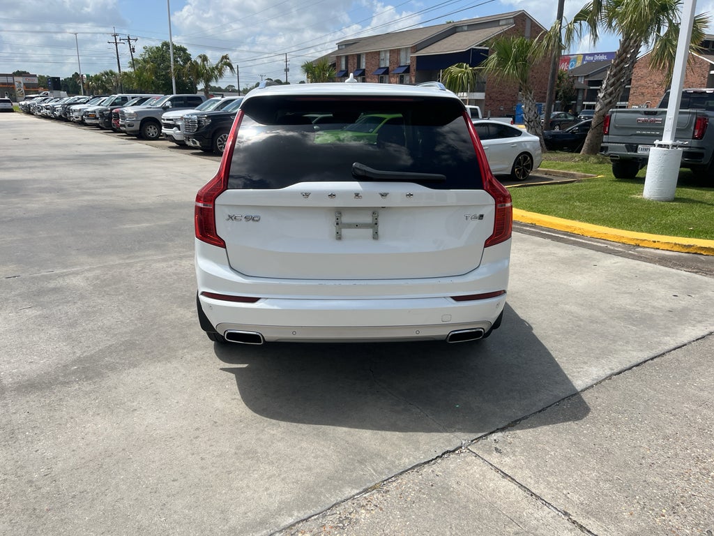 2021 Volvo XC90 Momentum