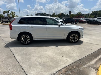 2021 Volvo XC90 Momentum
