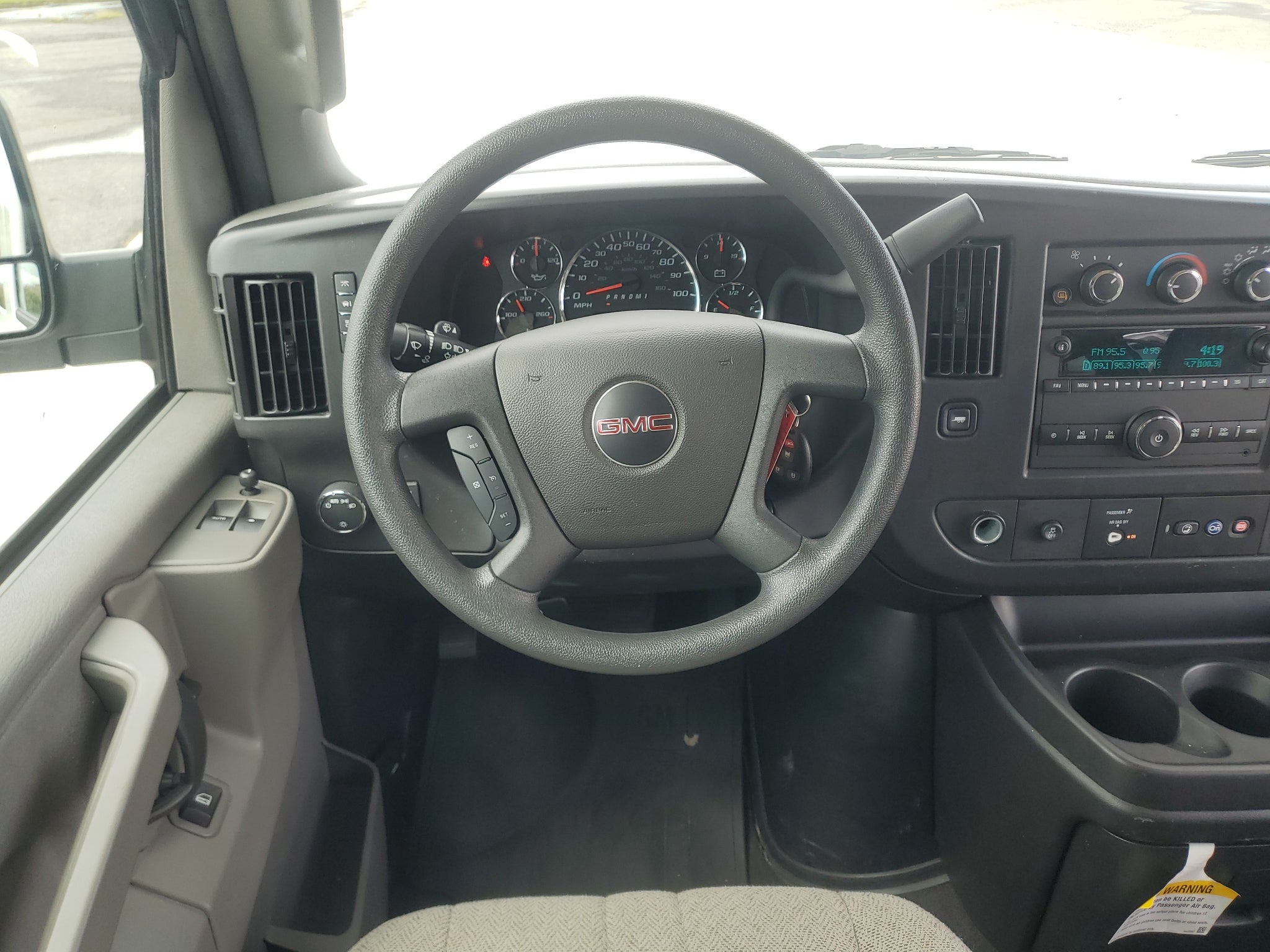 2025 GMC Savana Passenger LT