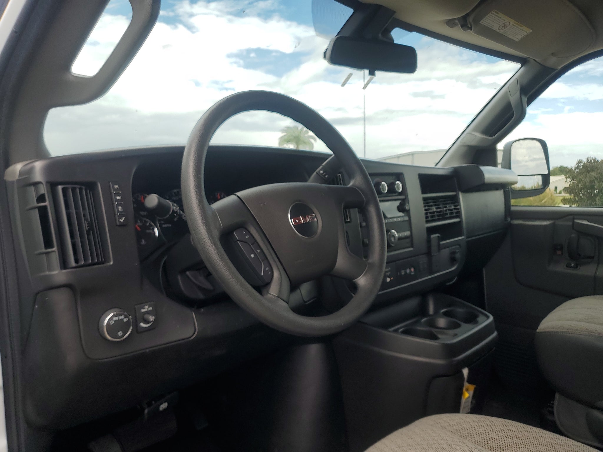 2025 GMC Savana Passenger LT