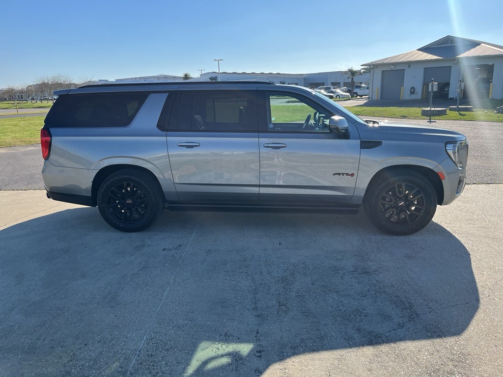 2023 GMC Yukon XL AT4