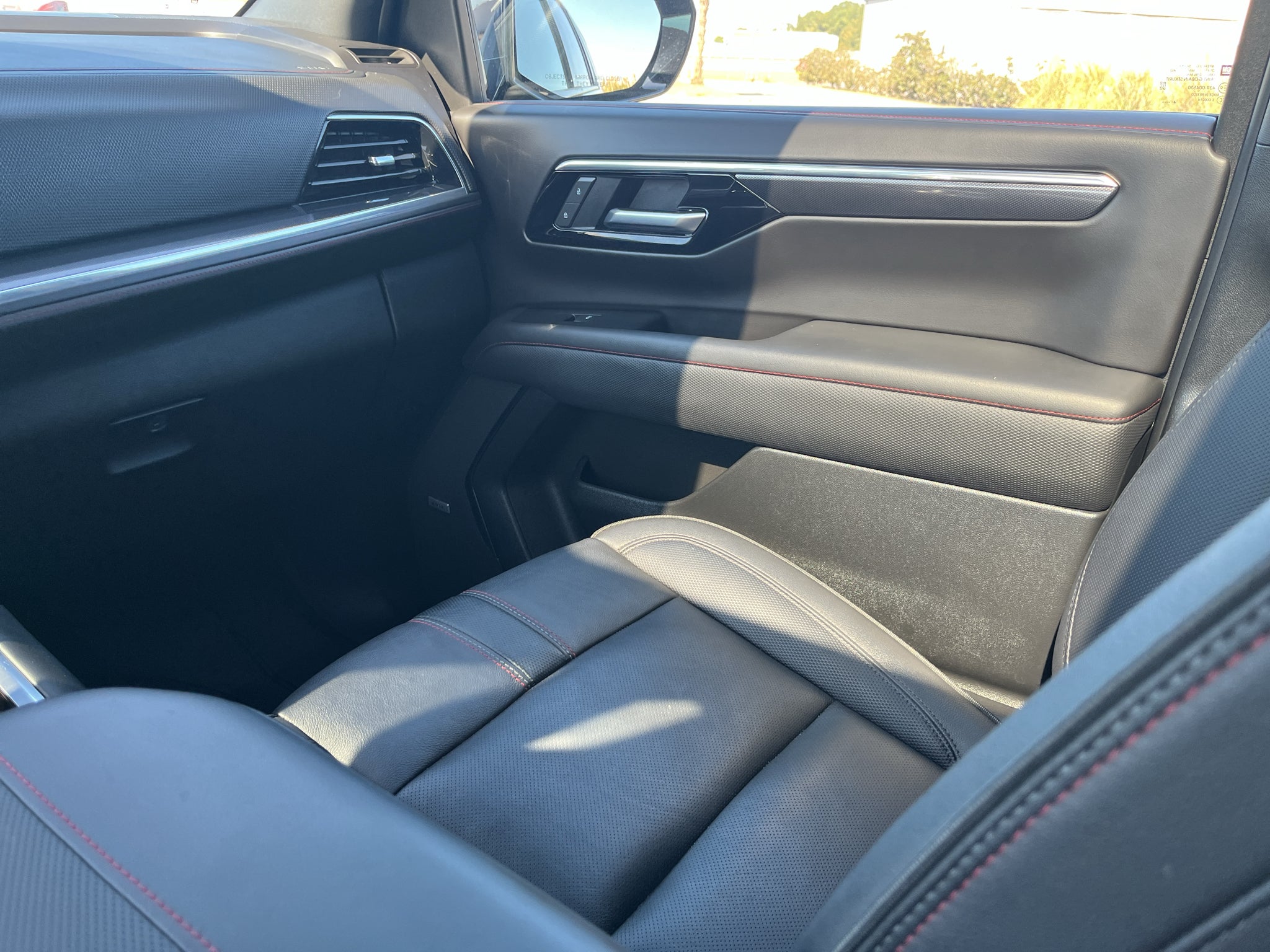 2025 Chevrolet Suburban RST