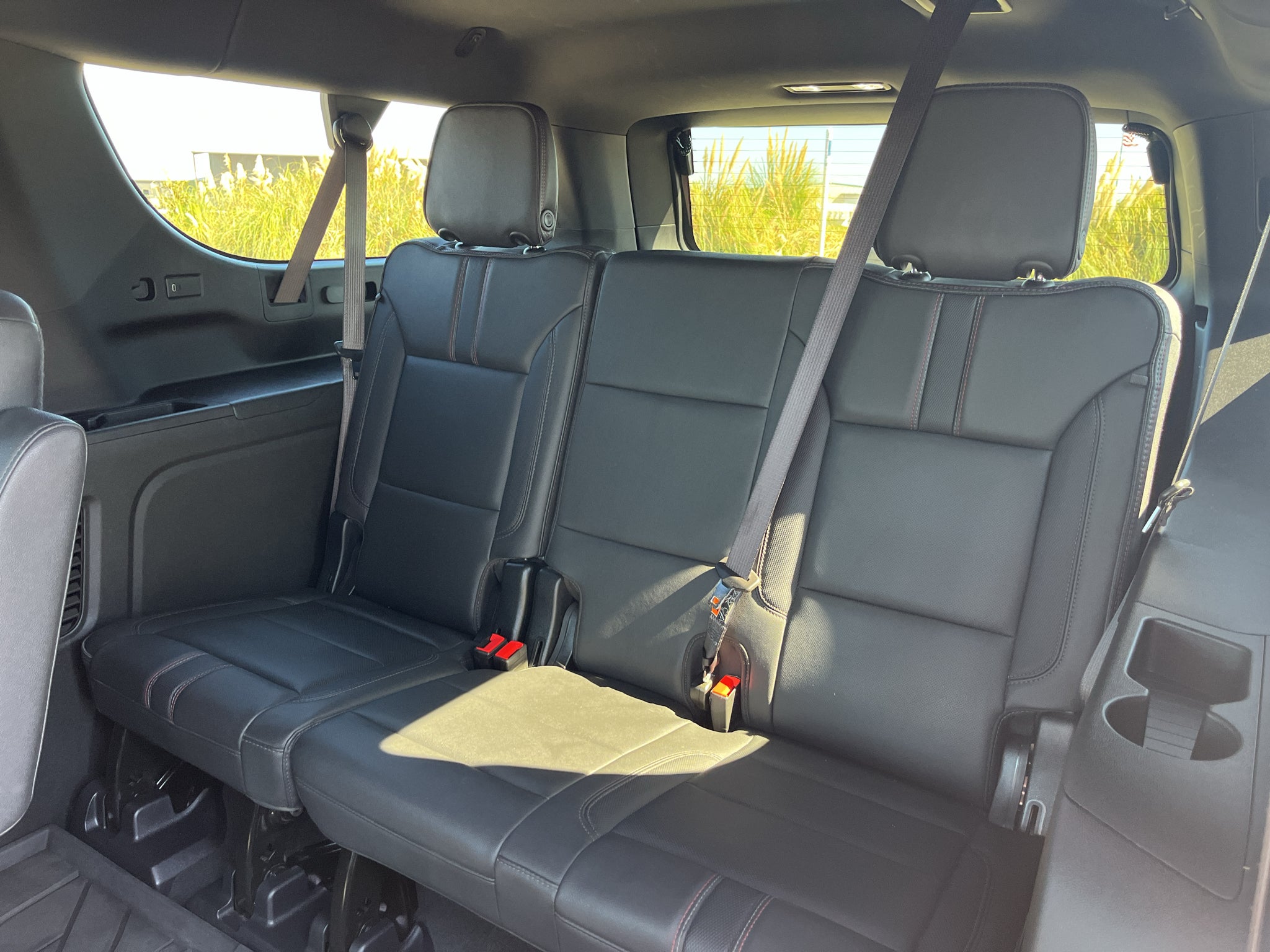2025 Chevrolet Suburban RST
