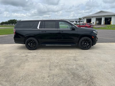 2023 Chevrolet Suburban LT