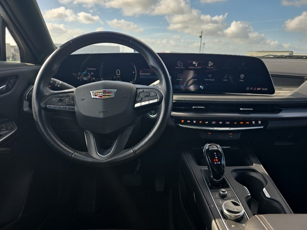 2024 Cadillac XT4 Premium Luxury