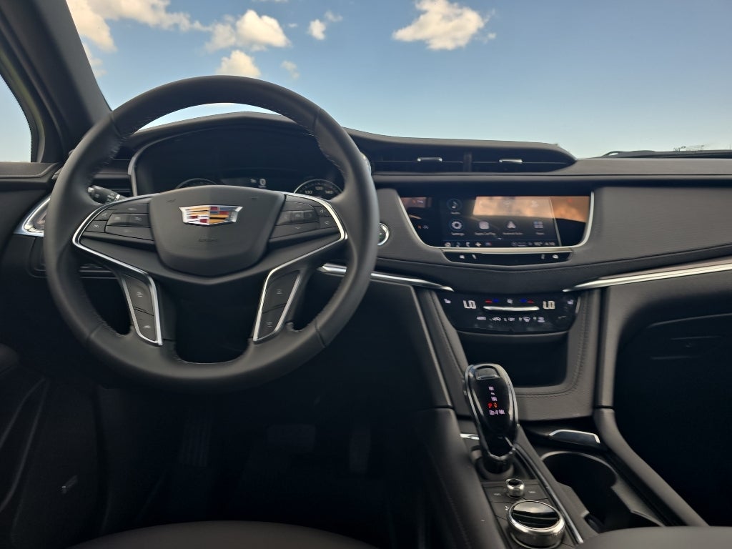 2026 Cadillac XT5 Luxury