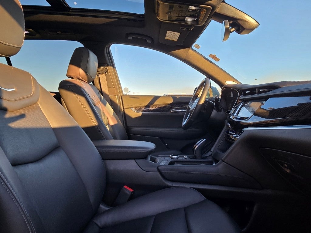 2025 Cadillac XT6 Premium Luxury