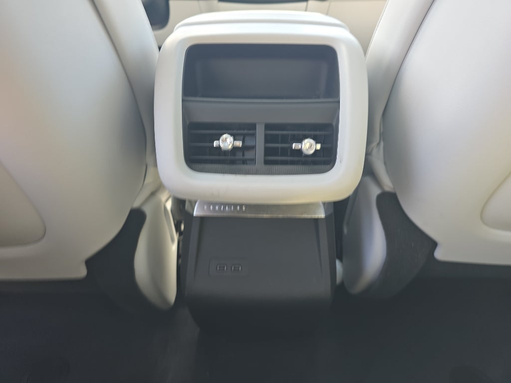 2024 Cadillac LYRIQ Luxury 1