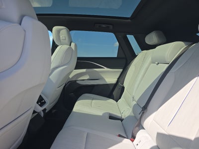 2024 Cadillac LYRIQ Luxury 1