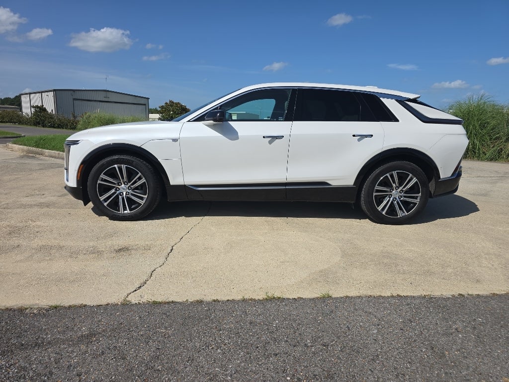 2024 Cadillac LYRIQ Luxury 1