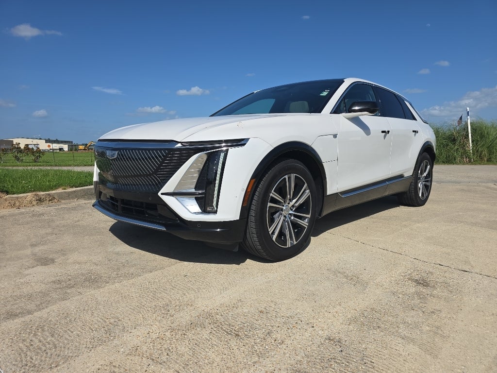 2024 Cadillac LYRIQ Luxury 1