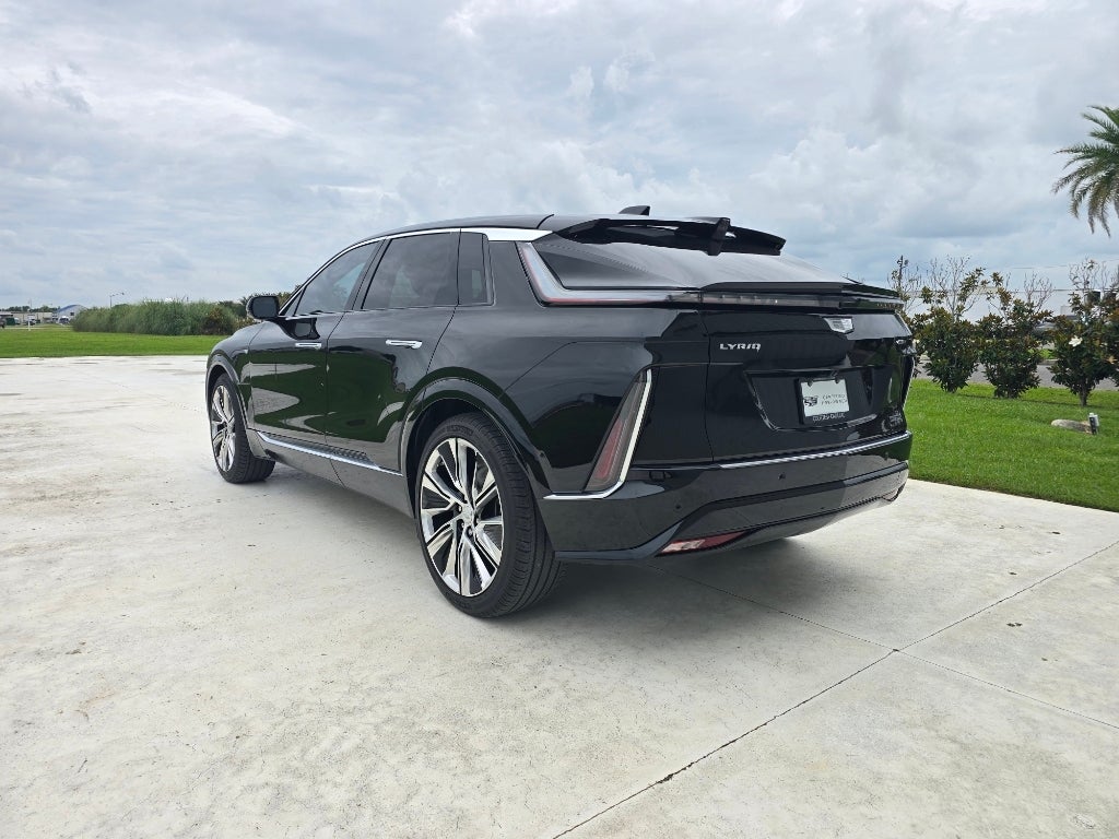 2024 Cadillac LYRIQ Luxury 3