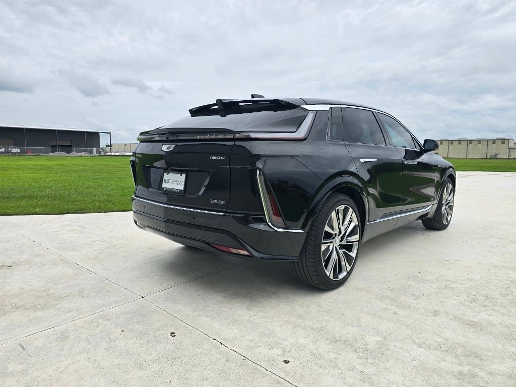 2024 Cadillac LYRIQ Luxury 3