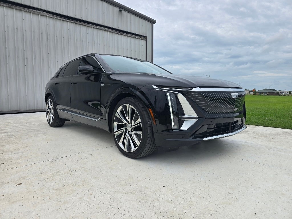2024 Cadillac LYRIQ Luxury 3