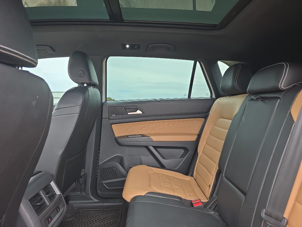 2023 Volkswagen Atlas Cross Sport 3.6L V6 SEL Premium R-Line