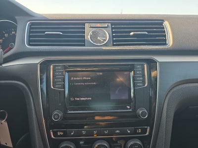 2017 Volkswagen Passat R-Line w/Comfort Pkg