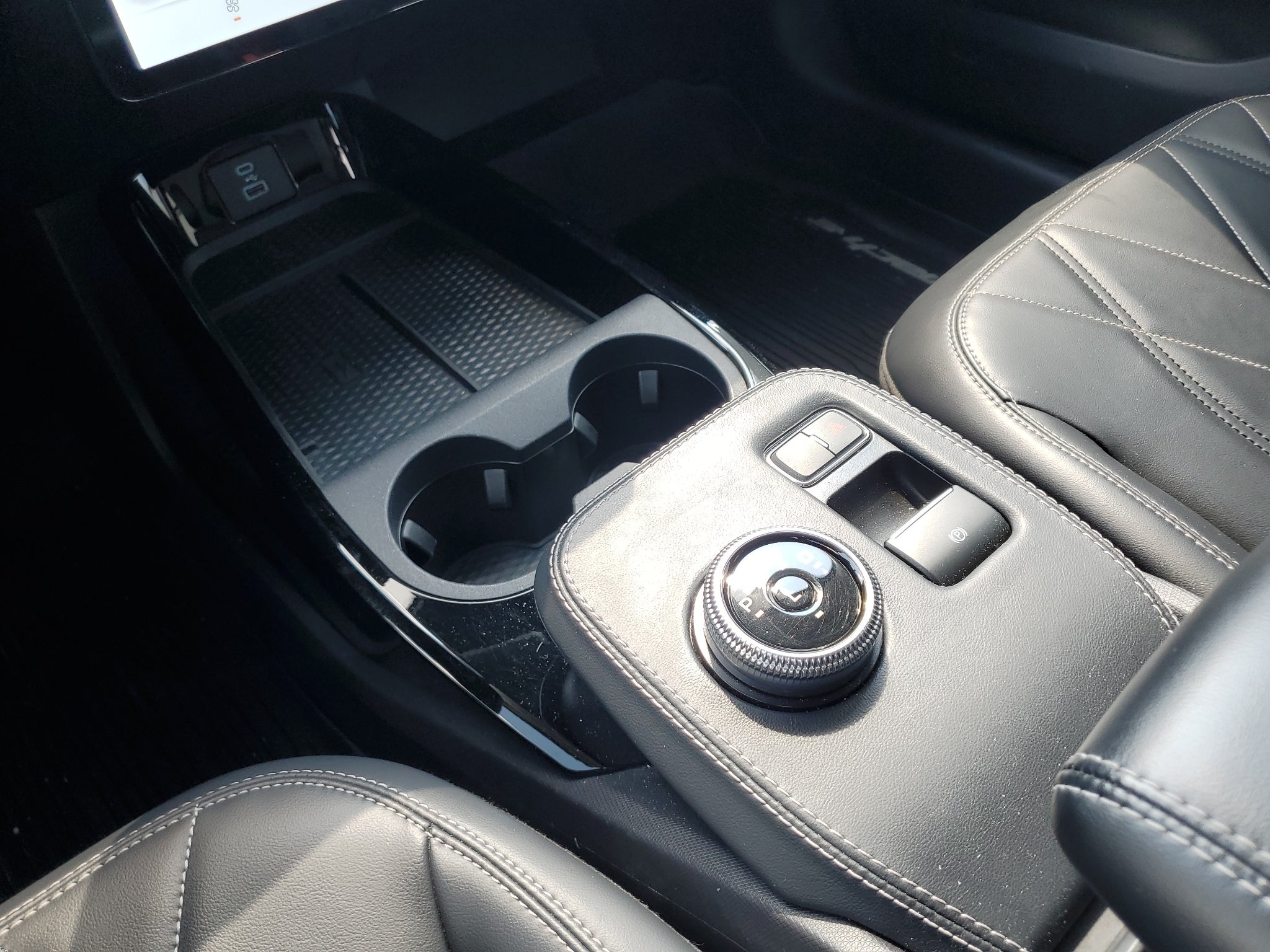 2022 Ford Mustang Mach-E Select