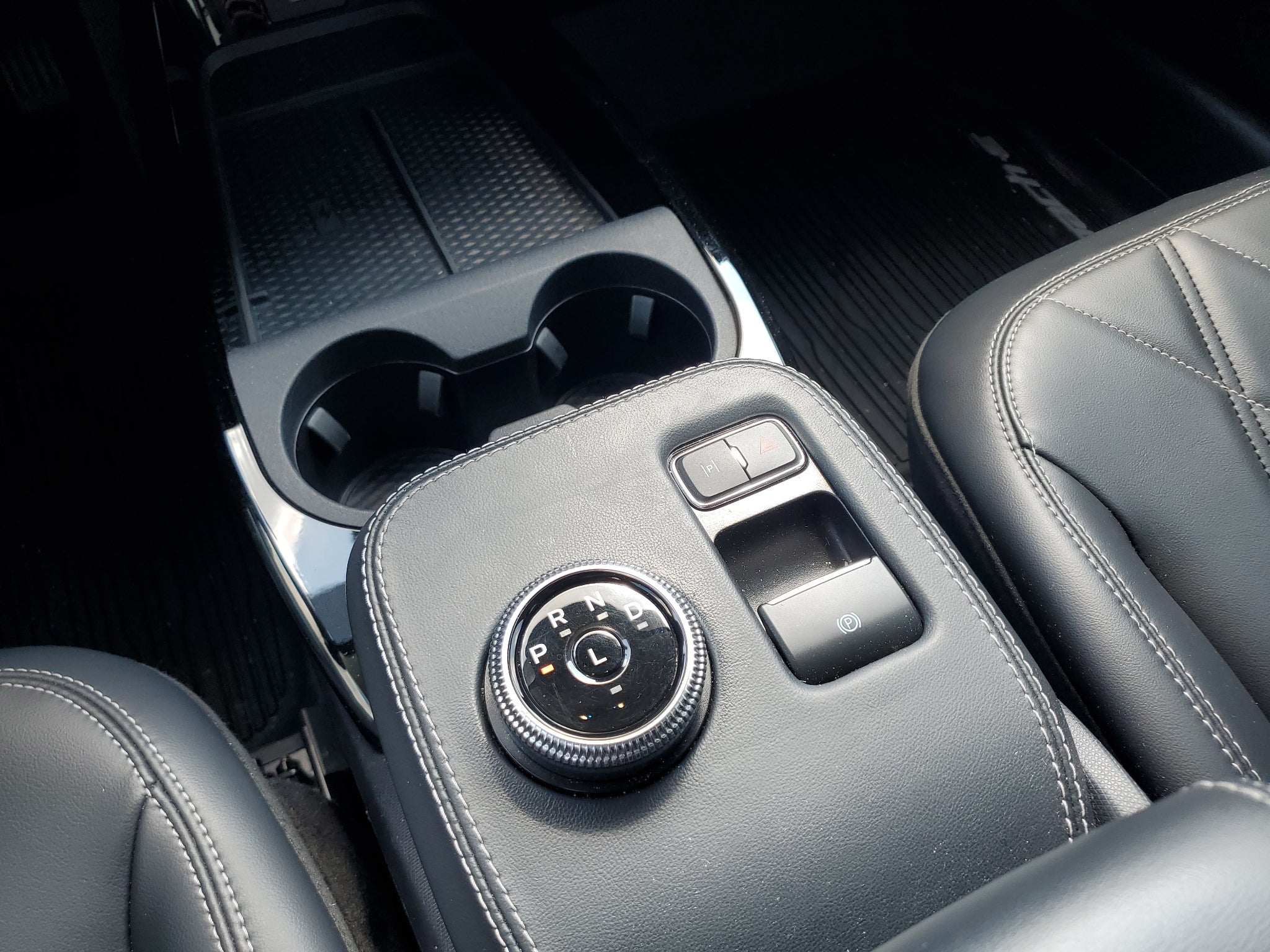 2022 Ford Mustang Mach-E Select