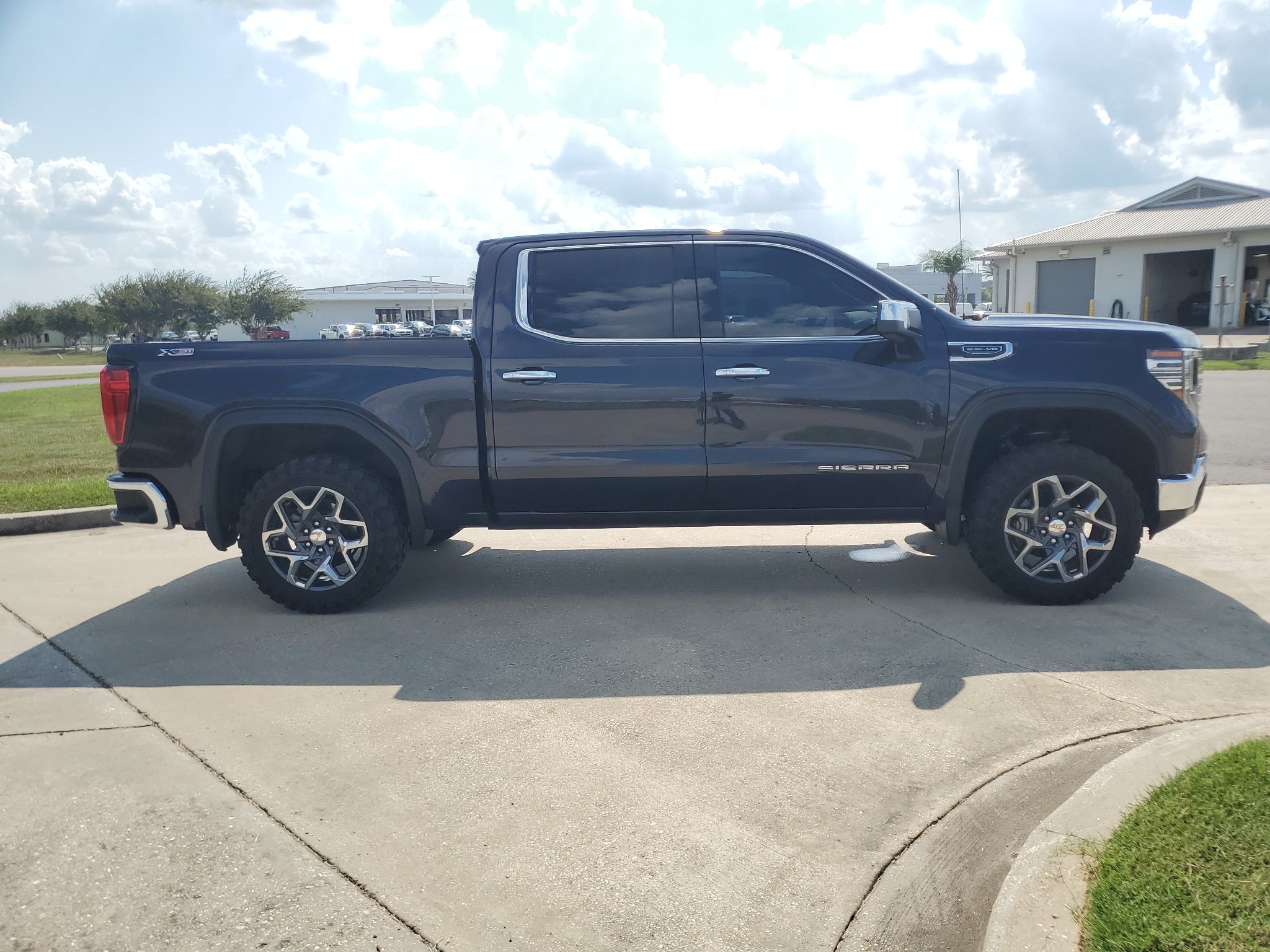 2024 GMC Sierra 1500 SLT