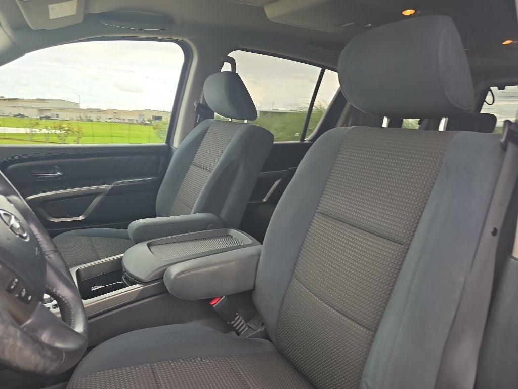 2015 Nissan Armada SV
