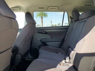 2025 Toyota Highlander LE