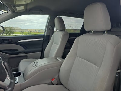 2019 Toyota Highlander LE