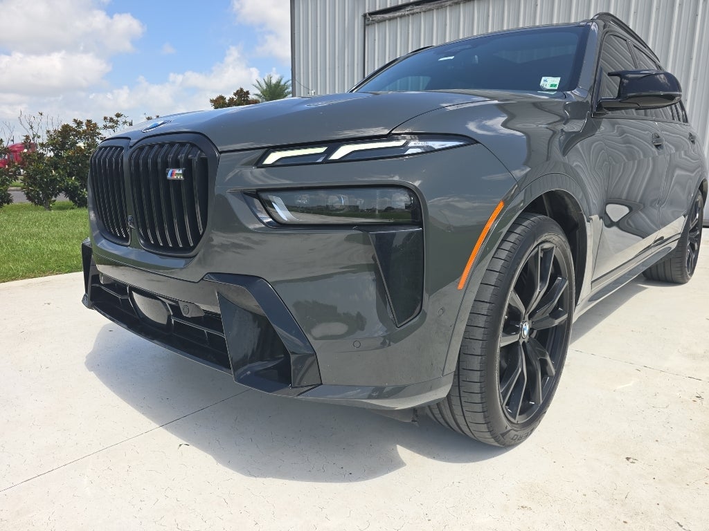 2025 BMW X7 M60i