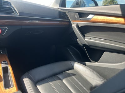 2022 Audi Q5 S line Premium