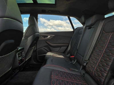 2025 Audi RS Q8 performance
