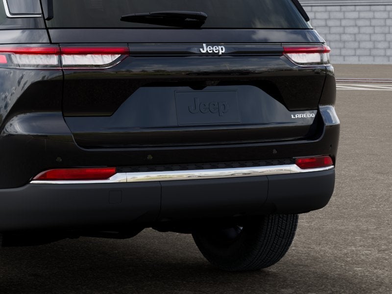 2027 Jeep Grand Cherokee Laredo