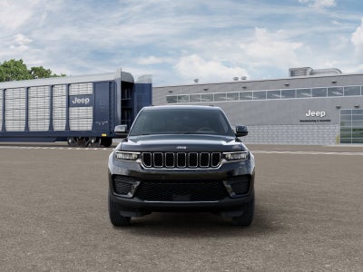 2027 Jeep Grand Cherokee Laredo