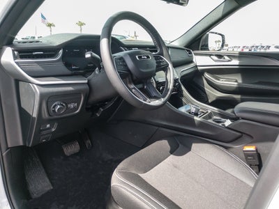 2026 Jeep Grand Cherokee Laredo X