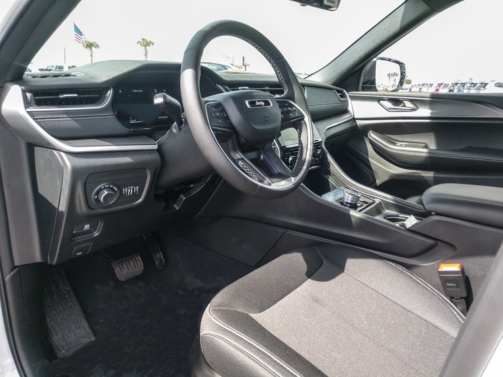 2026 Jeep Grand Cherokee Laredo X