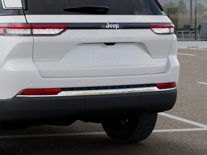 2027 Jeep Grand Cherokee Laredo