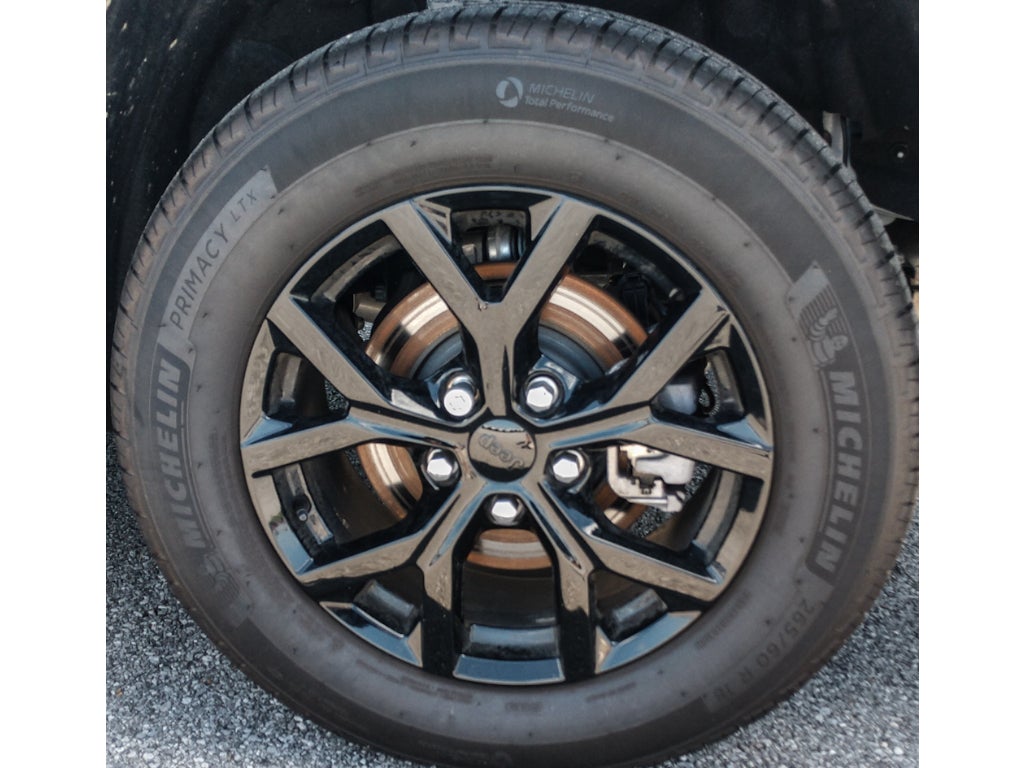 2026 Jeep Grand Cherokee Laredo Altitude