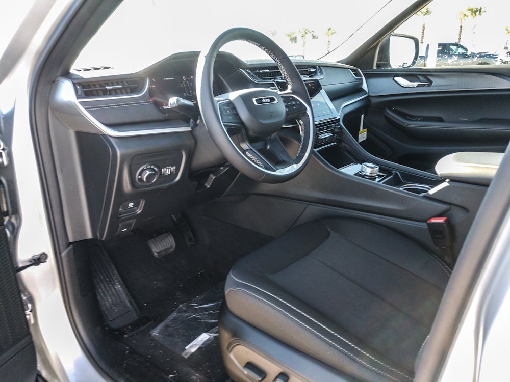 2025 Jeep Grand Cherokee L Laredo X