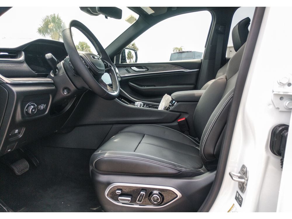 2025 Jeep Grand Cherokee L Overland