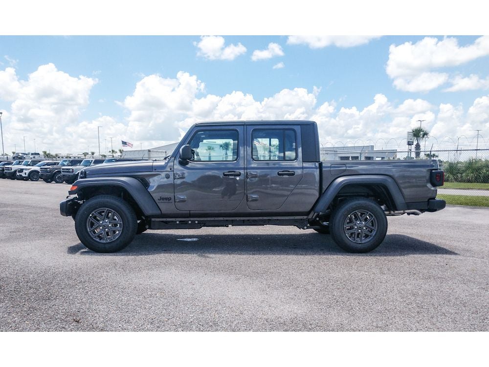 2026 Jeep Gladiator Sport
