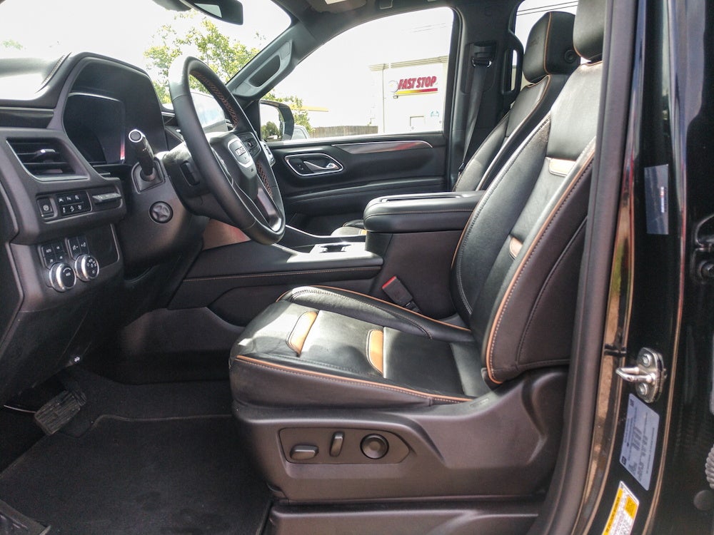 2023 GMC Yukon XL AT4